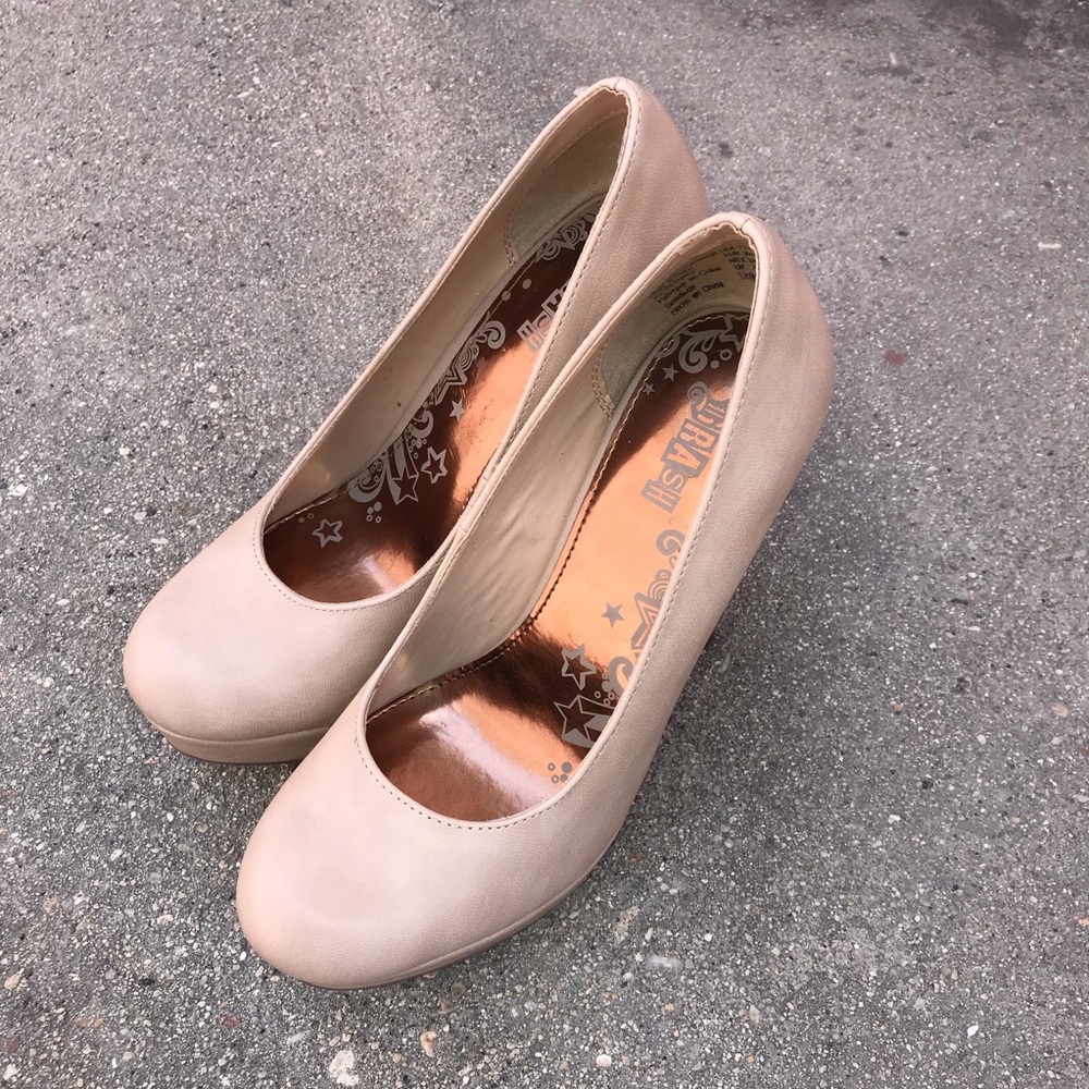 High Heels Size 7.5 - Picture 2 of 4